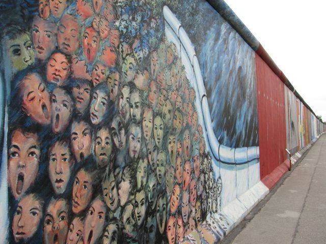 Tour di Berlino Est e del Muro: visita guidata in italiano per scoprire la storia della Berlino comunista