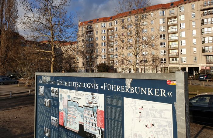 O Bunker de Berlim onde Hitler se matou no dia 30 de abril de 1945 – o Führerbunker.