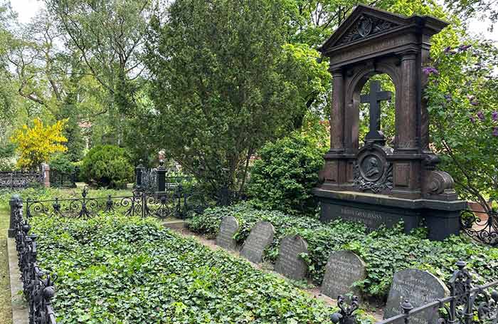 Tombe di persone celebri sotterrate nei cimiteri di Berlino.